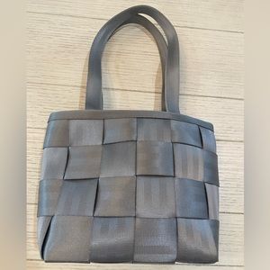 Harvey’s Seatbelt tote